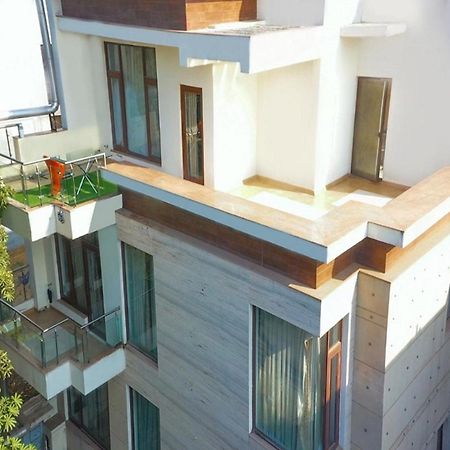 Lime Tree Hotel Sushant Lok Gurgaon Sector 29 Next To Iffco Chowk Metro 외부 사진