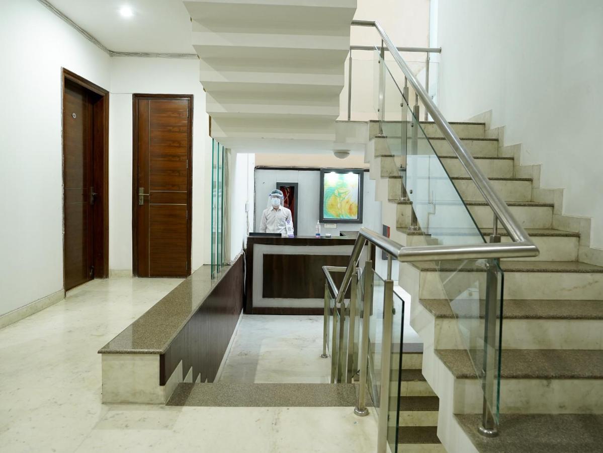 Lime Tree Hotel Sushant Lok Gurgaon Sector 29 Next To Iffco Chowk Metro 외부 사진
