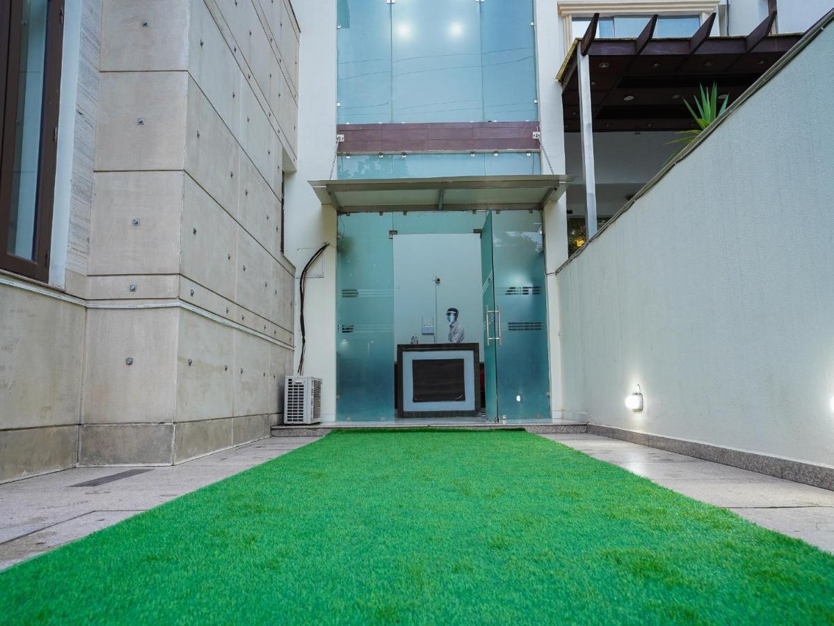 Lime Tree Hotel Sushant Lok Gurgaon Sector 29 Next To Iffco Chowk Metro 외부 사진