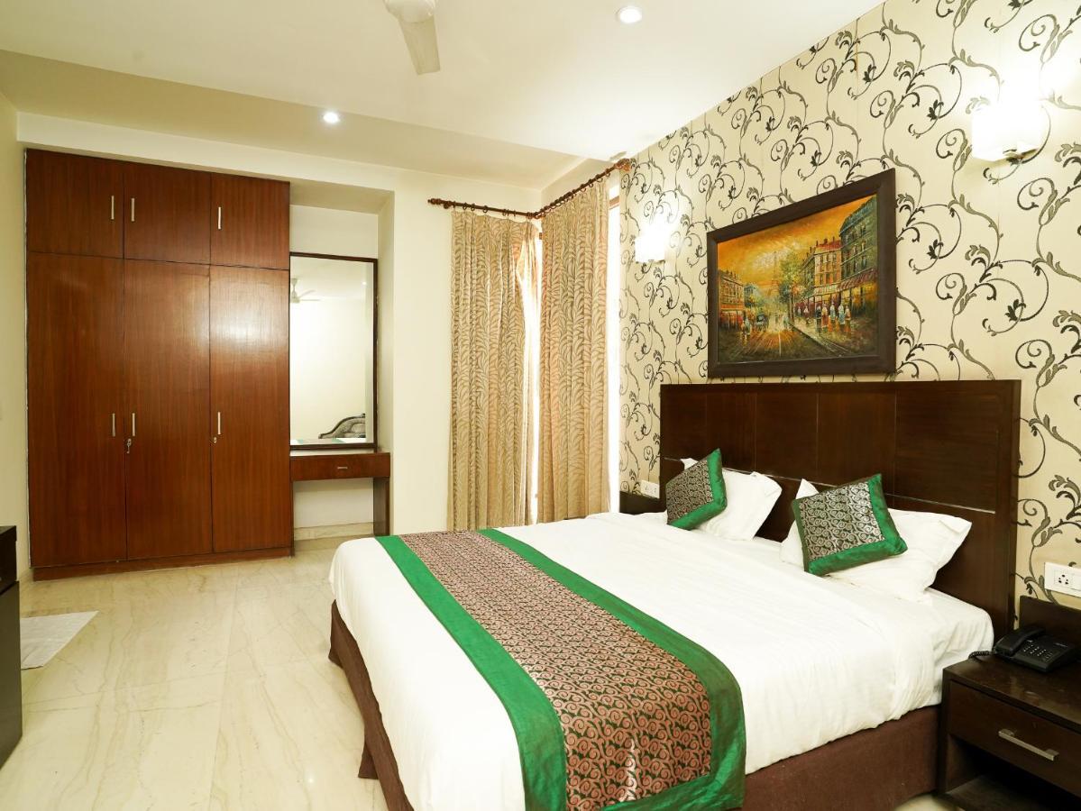 Lime Tree Hotel Sushant Lok Gurgaon Sector 29 Next To Iffco Chowk Metro 외부 사진