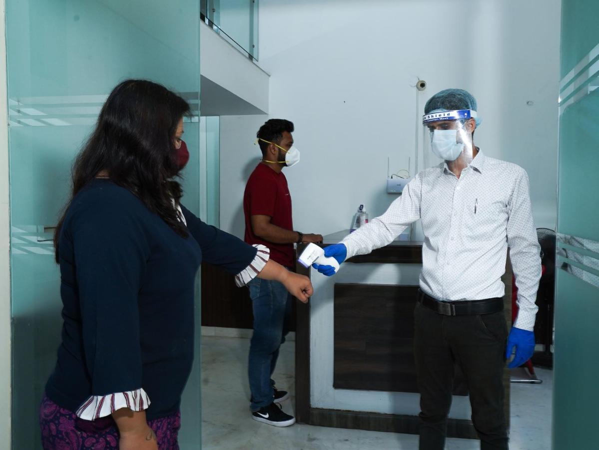 Lime Tree Hotel Sushant Lok Gurgaon Sector 29 Next To Iffco Chowk Metro 외부 사진