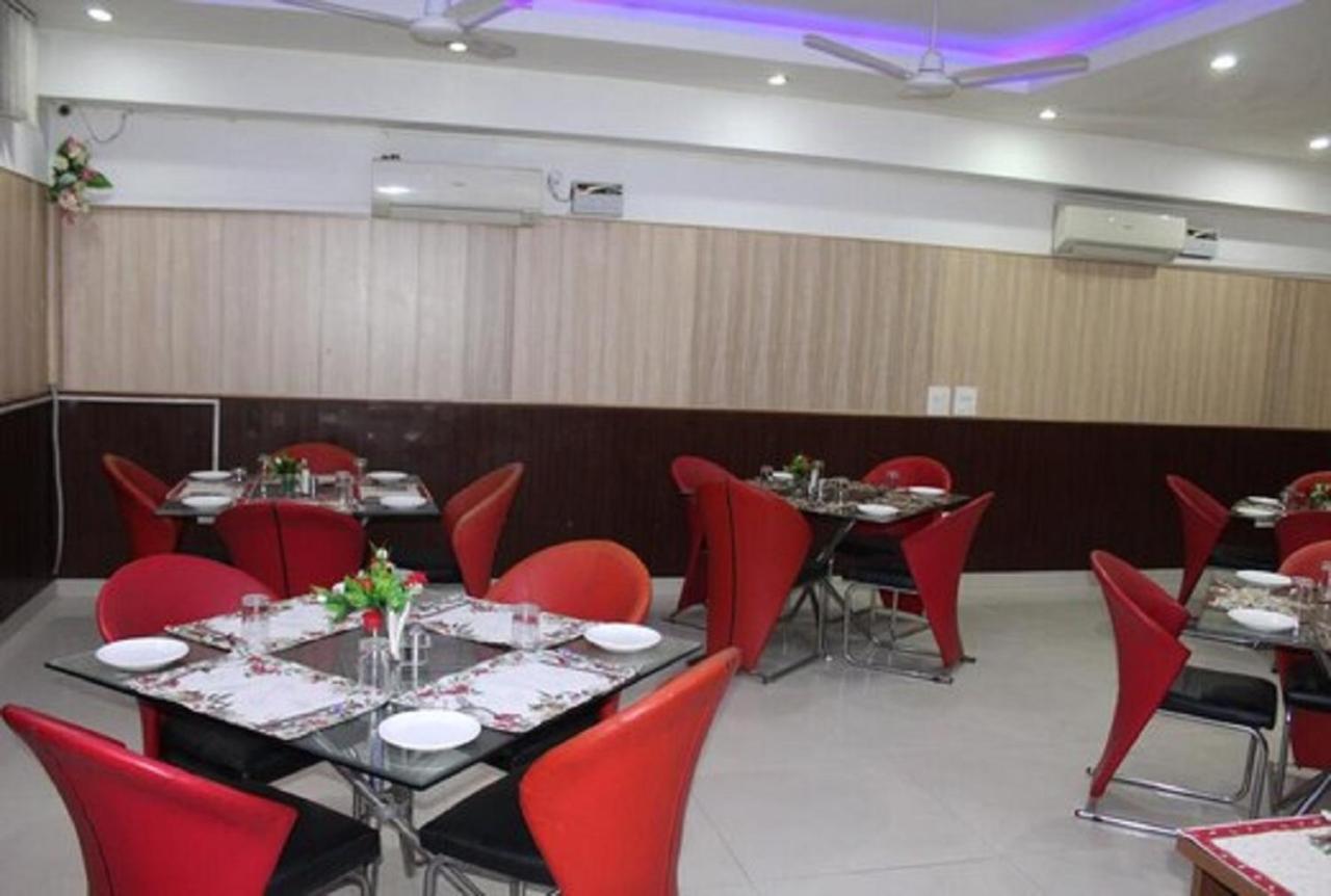 Lime Tree Hotel Sushant Lok Gurgaon Sector 29 Next To Iffco Chowk Metro 외부 사진