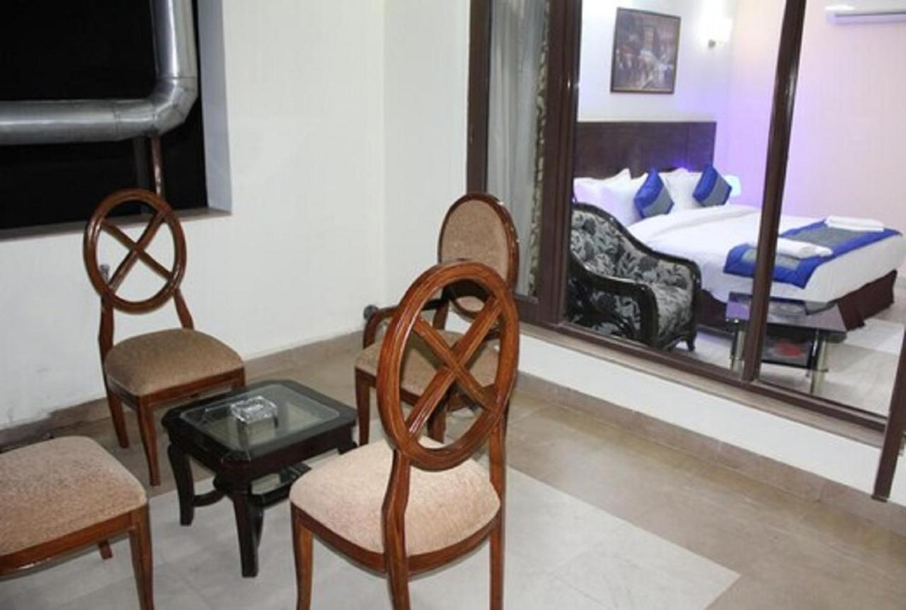 Lime Tree Hotel Sushant Lok Gurgaon Sector 29 Next To Iffco Chowk Metro 외부 사진