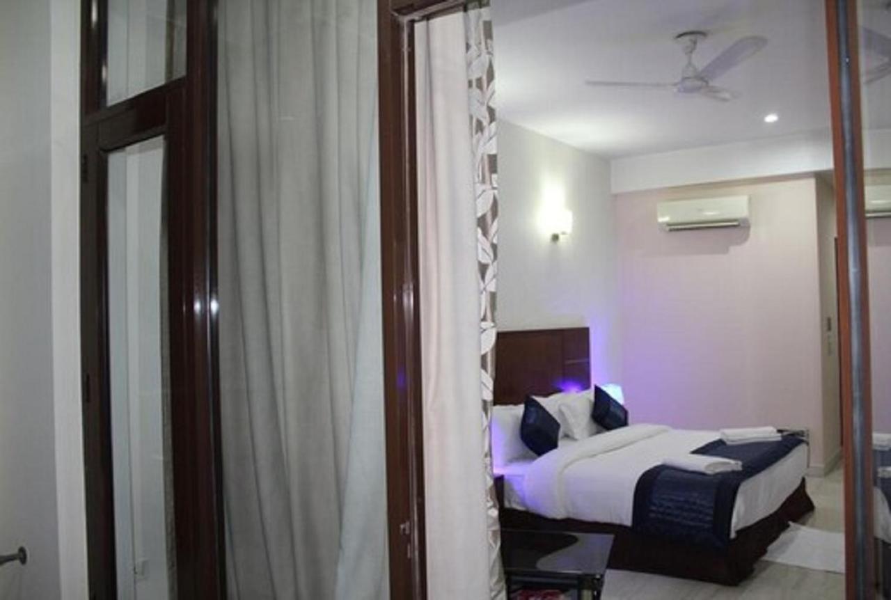 Lime Tree Hotel Sushant Lok Gurgaon Sector 29 Next To Iffco Chowk Metro 외부 사진