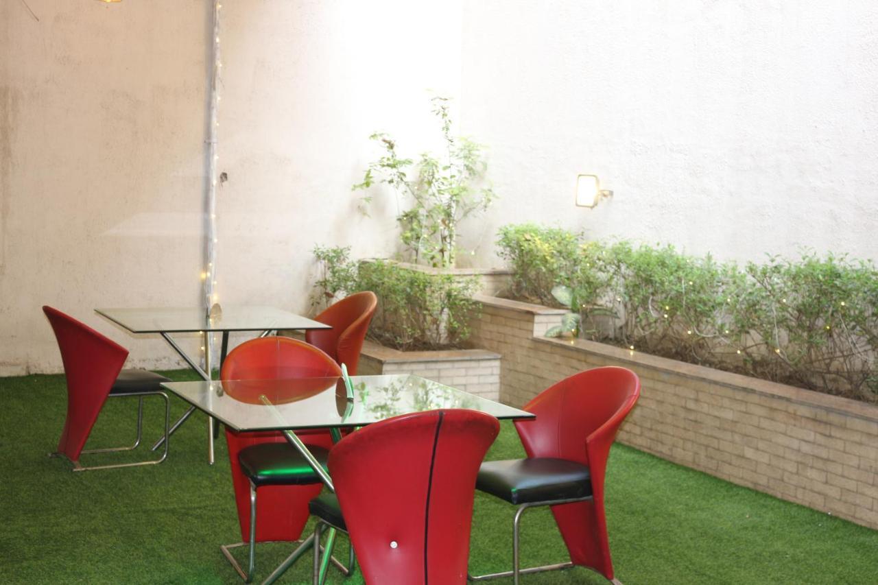 Lime Tree Hotel Sushant Lok Gurgaon Sector 29 Next To Iffco Chowk Metro 외부 사진