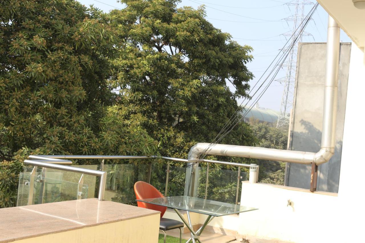 Lime Tree Hotel Sushant Lok Gurgaon Sector 29 Next To Iffco Chowk Metro 외부 사진